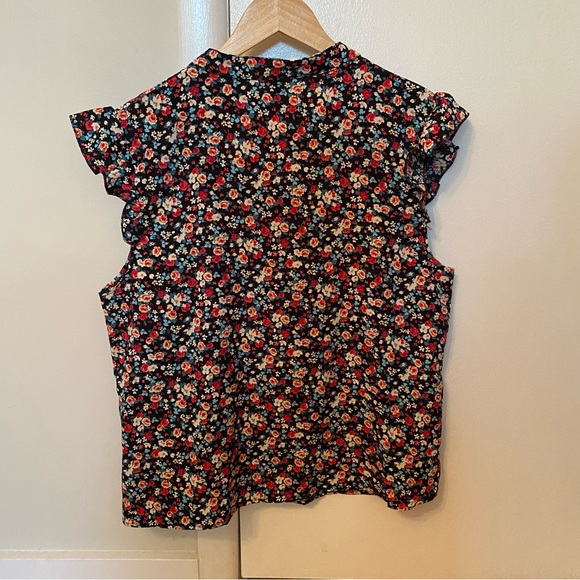 Floral V-Neck Ruffle Sleeveless Blouse Large - Picture 3 of 4